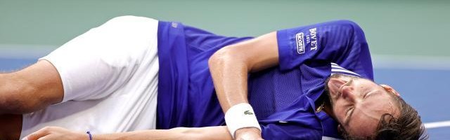 star sports下载-张奔斗：美网冠军奖杯，竟然是梅德维德夫的狗粮