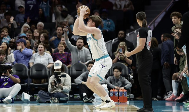 星空体育官网下载入口-最近几场略迷！克尼佩尔出战25分钟 12中4&amp;三分3中0拿8分7板